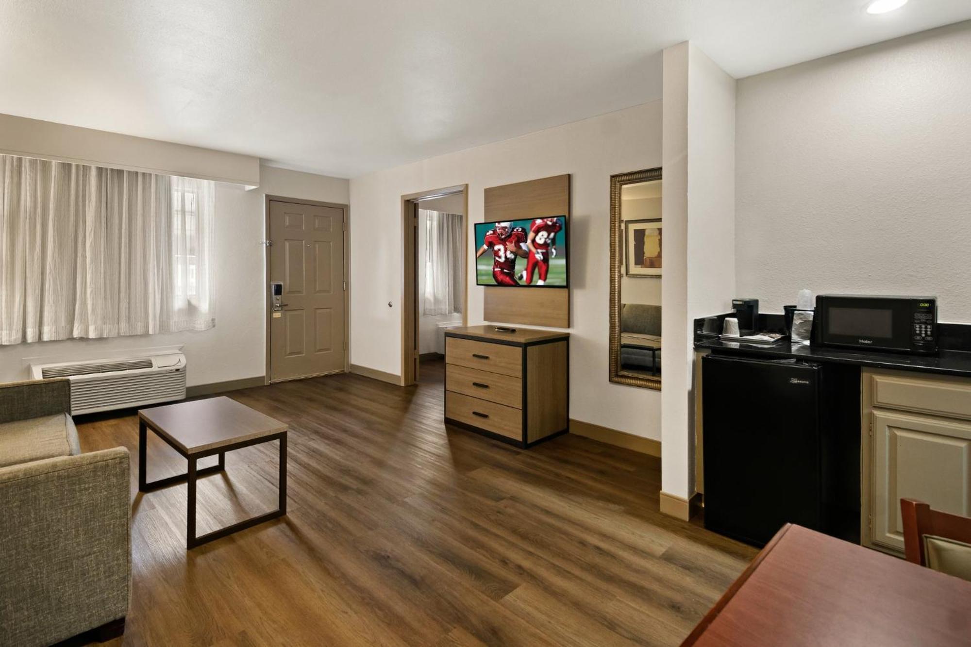 Red Roof Inn & Suites Irving - Dfw Airport South Ngoại thất bức ảnh