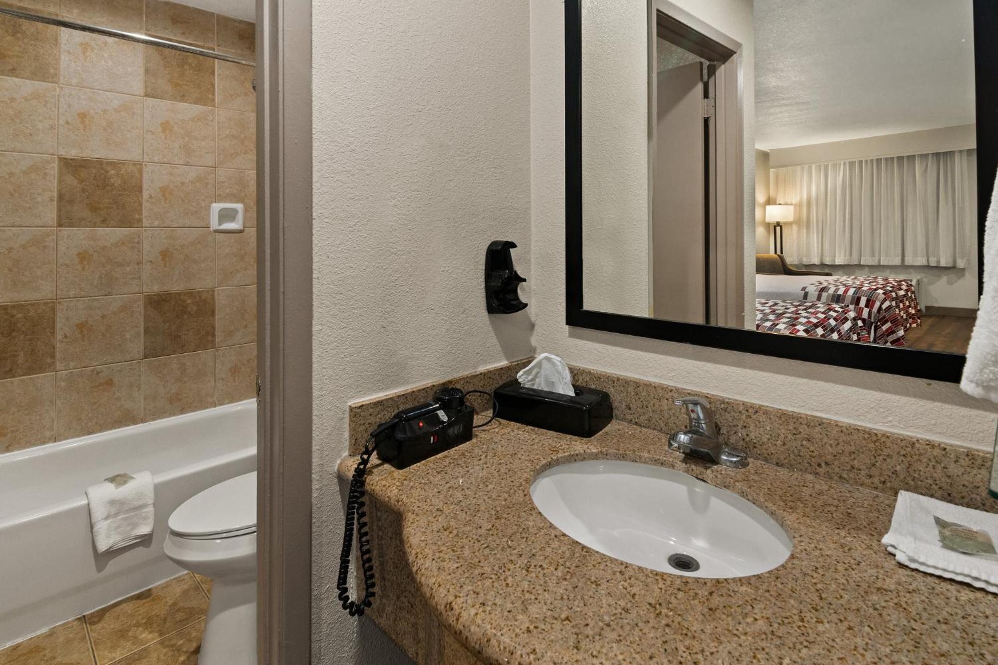 Red Roof Inn & Suites Irving - Dfw Airport South Ngoại thất bức ảnh
