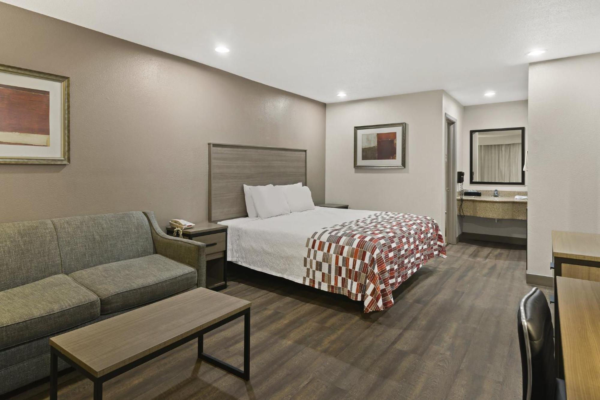 Red Roof Inn & Suites Irving - Dfw Airport South Ngoại thất bức ảnh