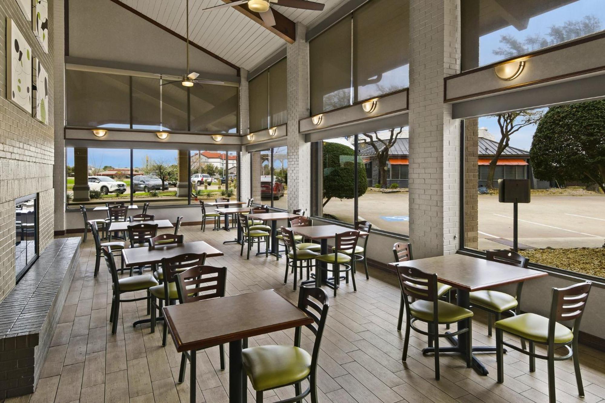 Red Roof Inn & Suites Irving - Dfw Airport South Ngoại thất bức ảnh