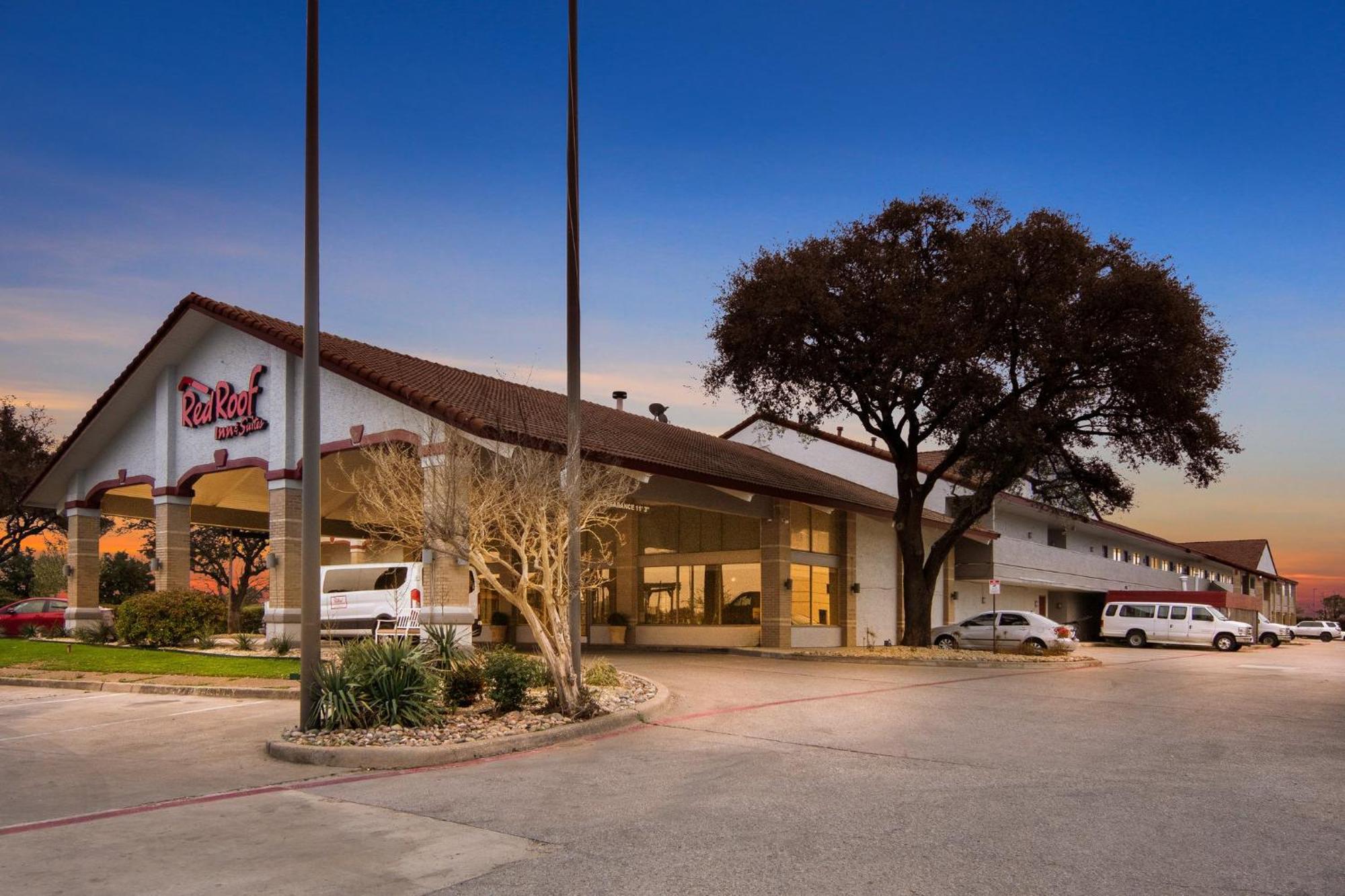 Red Roof Inn & Suites Irving - Dfw Airport South Ngoại thất bức ảnh