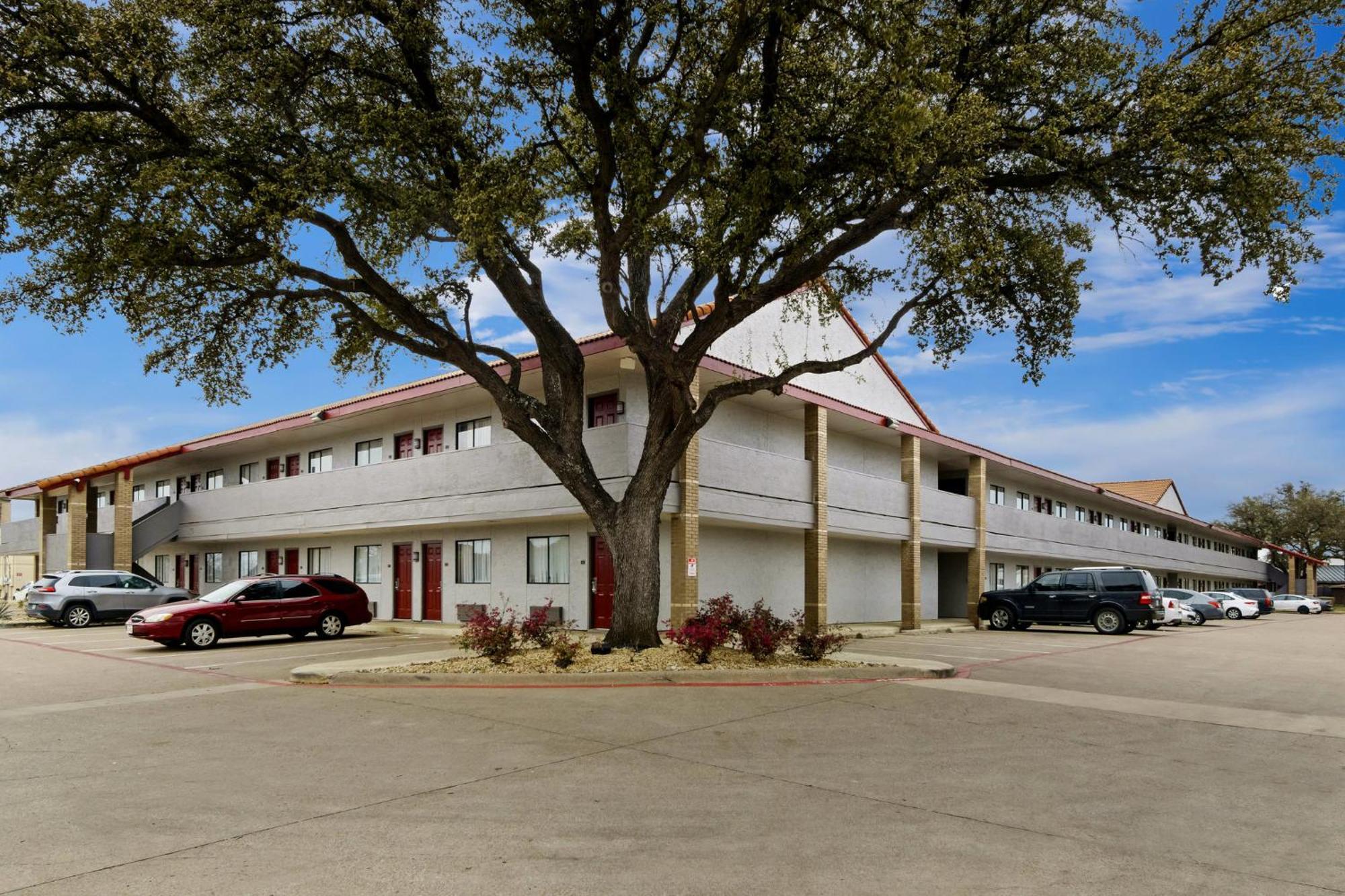 Red Roof Inn & Suites Irving - Dfw Airport South Ngoại thất bức ảnh