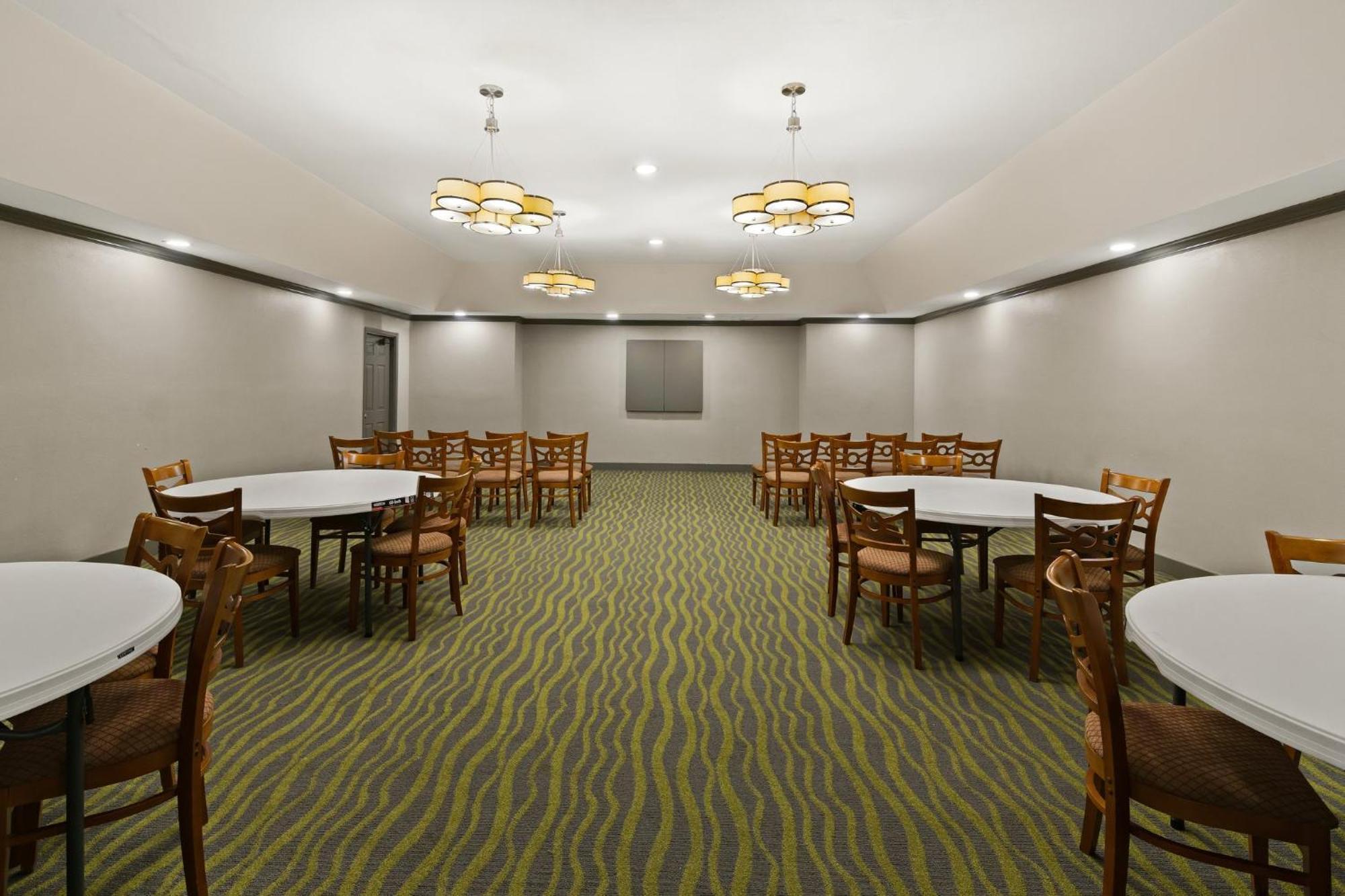 Red Roof Inn & Suites Irving - Dfw Airport South Ngoại thất bức ảnh